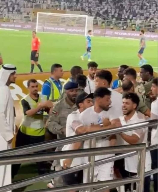 بعد أزمة ومشاجرة.. ما حقيقة حجز ثلاثي الزمالك عقب نهاية لقاء بيراميدز؟