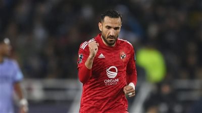 الظهير التونسي الطائر.. علي معلول يدخل تاريخ النادي الأهلي من بوابة المجد