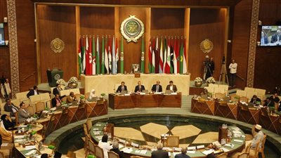 البرلمان العربي: إحراق نسخ من المصحف الشريف وتدنيس المساجد في نابلس ومرفوض وينتهك كل القيم 