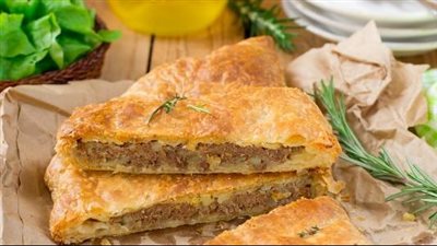 طريقة عمل صينية الرقاق باللحمة المفرومة في خطوتين فقط.. أكلات العيد