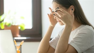 أسباب زغللة العين والدوخة.. 17 سببًا للشعور بهذه الحالة