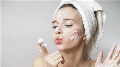 4 طرق لـ صنع غسول للوجه في المنزل.. تمتعي بإطلالة مشرقة دون كيماويات