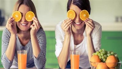 6 مشروبات مفيدة للعين أبرزها الماء وعصير البرتقال