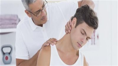 علاج آلام الرقبة بالتدليك.. 5 تمارين مساج لتقليل توتر العضلات