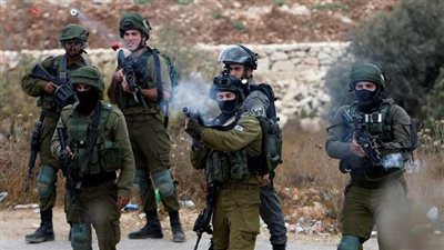 الخارجية الفلسطينية: تقطيع أوصال الضفة بالحواجز يجسد أبشع صور الفصل العنصري