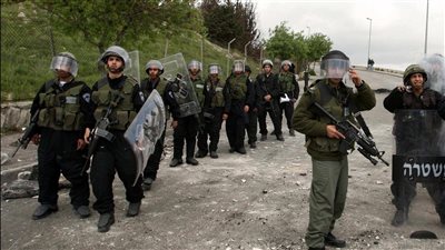الاحتلال يعتقل مواطنين فلسطينيين ويصيب آخر بالرصاص في جنين