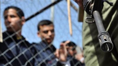 الاحتلال يؤخر الإفراج عن الدفعة السابعة من الأسرى بسبب مشاورات أمنية
