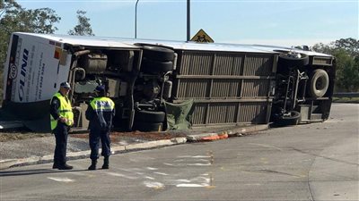 الصحة: في حصر مبدئي إصابة 25 ووفاة 7 في حادث انقلاب أتوبيس بطريق العين السخنة