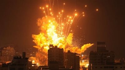 استشهاد ٣ فلسطينين في غارة جوية على منزل وسط قطاع غزة