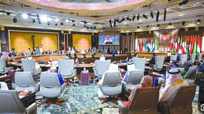 القمة العربية تدين الاعتداء الإسرائيلي على سوريا وتدعو لمساندة لبنان وغزة 