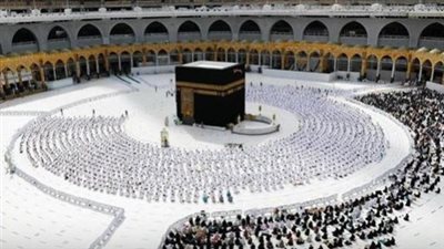 كثافة مليونية للمعتمرين والمصلين فى صحن المطاف بالحرم خلال رمضان