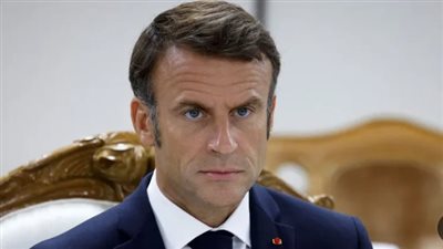 ماكرون يقبل استقالة مديرة اللوفر بعد أشهر من سرقة المتحف