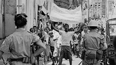 استعدادًا للاحتفال ثورة 14 أكتوبر.. حشود بشعار 