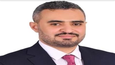 تحت قيادة 