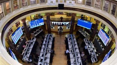 اقتصادي: البورصة المصرية استعادت توازنها وسط تباين الأداء في الأسهم القيادية