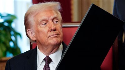 ترامب يعين وزير الخزانة رئيسًا بالإنابة لمكتب حماية المستهلك المالي بعد إقالة تشوبرا