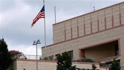 مصادر أمنية: السفارة الأمريكية في بغداد تعرضت لهجوم صاروخي