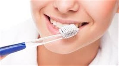 هل تبييض الأسنان في المنزل فعال؟.. علاجات سريعة للحصول على ابتسامة بيضاء