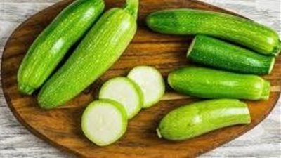 الكوسة أم الخيار.. أيهما أكثر ترطيبًا؟