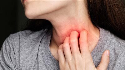 علاجات حكة الحلق وأسبابها الشائعة.. تخلص من الألم
