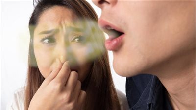 سبب مفاجئ لرائحة الفم الكريهة.. تعرف عليه
