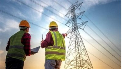 كهرباء الكويت تعيد 4 خطوط للعمل بعد تضررها نتيجة سقوط شظايا