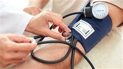 هل يمكن أن يسبب القلق ارتفاع ضغط الدم؟.. الدراسات الطبية توضح