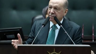 أردوغان يستقبل ترامب لدى وصوله أنقرة لحضور فعاليات الناتو