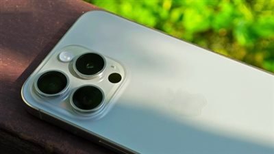 نموذج مسرب لـ iPhone Fold تكشف تصميم الهاتف المنتظر من أبل