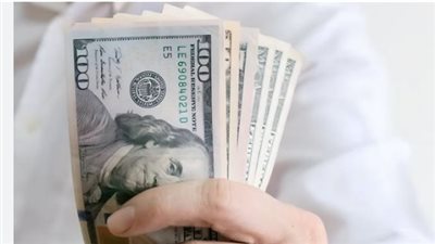 الأخضر يترنح واليورو يتبع خطاه.. خريطة أسعار الصرف الكاملة اليوم في البنوك المصرية