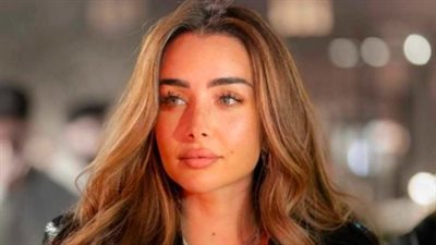 بلمسات شتوية.. سر أناقة هنا الزاهد في شوارع أوروبا وتصدرها تريند 