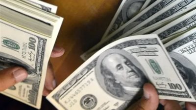 بين الفائدة والمفاوضات.. الدولار الأمريكي في 