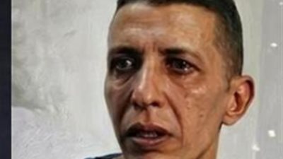 بالدموع والأحضان.. اللحظات الأولى للقاء إسلام الضائع بوالدته الحقيقية بعد فراق 4 عقود