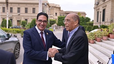 في رحاب جامعة القاهرة.. محمد سلماوي يؤكد أهمية الدراسات الإنسانية كحارس للهوية