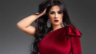 من الروحانيات إلى السينما: ياسمين عبد العزيز تتصدر التريند بحجها ومشروعها الجديد