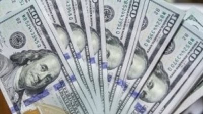 انخفاض سعر الدولار 50 قرشًا في البنوك العاملة بالسوق المصرية