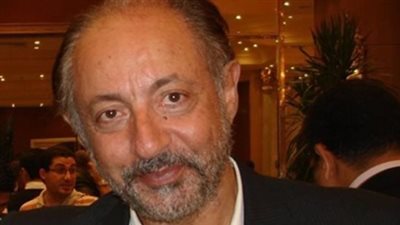 الوجوه التي لا تغيب: إضاءة على مسيرة عبد العزيز مخيون الإبداعية