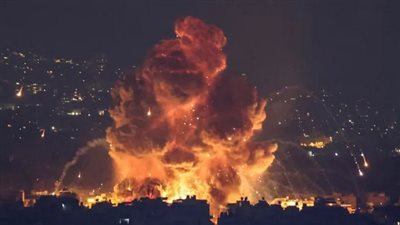 تفجيرات وغارات إسرائيلية عنيفة تهز القطاع الغربى للبنان