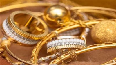 سعر الذهب عيار 21 يتماسك عند 6220 جنيهًا وسط إقبال شرائي مكثف