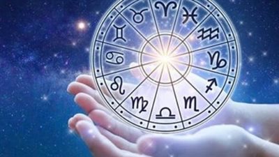 حظك اليوم الثلاثاء: كيف ستؤثر حركات الكواكب على حياتك المهنية والعائلية؟