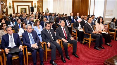 جذب الاستثمارات الأجنبية: تفاصيل جلسة الإحاطة الموسعة لقطاعي الطاقة والتعدين بالقاهرة