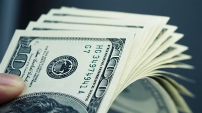 سعر الدولار اليوم: استقرار ملحوظ في تعاملات الخميس بالقطاع المصرفي