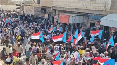 الجنوب العربي ينتفض: تلاحم شعبي وقبلي يرفض المقايضات السياسية على دماء الشهداء