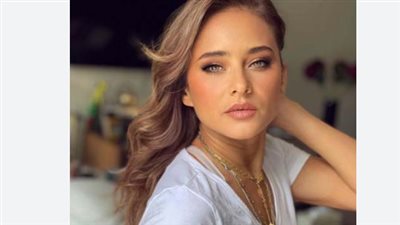 نيللي كريم تحسم الجدل: شائعات انفصال شريف سلامة وداليا مصطفى 