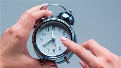 الموعد الرسمي لتطبيق التوقيت الشتوي وآليات الضبط