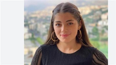 كيف تحافظ ليلى أحمد زاهر على مكانتها كأيقونة للأناقة في مصر؟