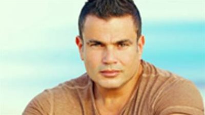 عمرو دياب يشعل حماس الجمهور بالبوستر الرسمي لألبوم «حبيتك» المرتقب