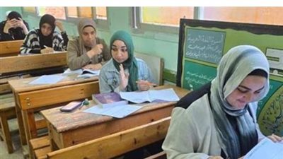 انتهاء تصحيح المواد غير المضافة للمجموع واستمرار مراجعة الأسئلة المقالية