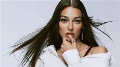 الممثلة التركية ديلان تشيتشك دينيز تعبر عن حماسها الشديد لانضمام صلاح المحتمل