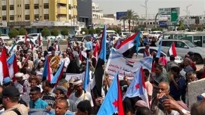 شعب الجنوب العربي يجدد تمسكه بقضيته.. رسائل سياسية من ميادين الحراك الشعبي